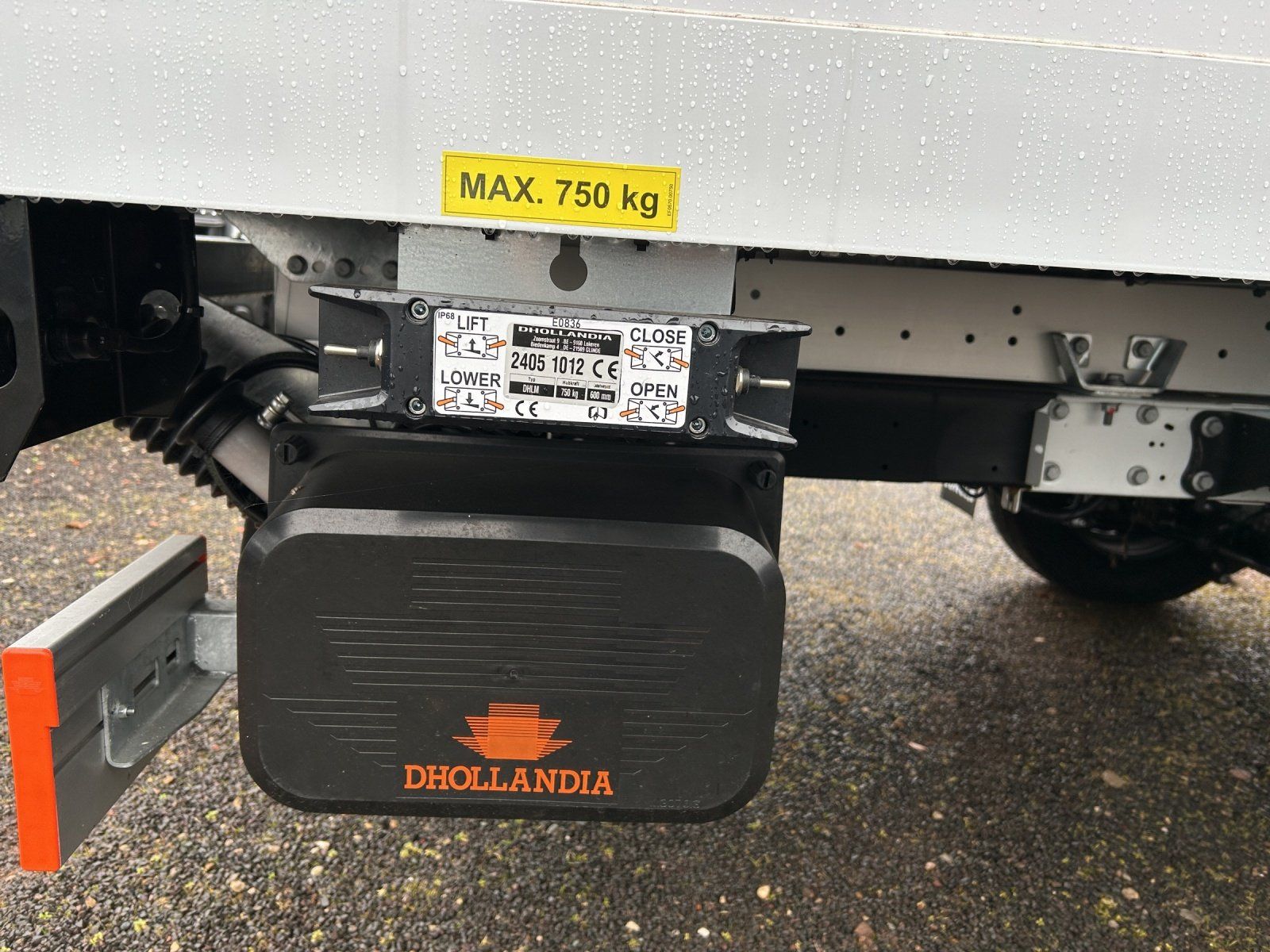 Fahrzeugabbildung Ford Transit L4 Einzelkabine Koffer GJR Ladebordwand