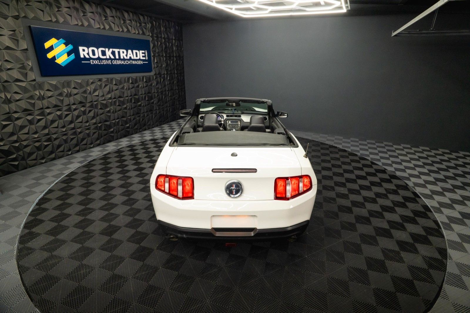 Fahrzeugabbildung Ford Mustang 3.7 V6 GT Cabrio | TÜV 2028 | 4Season