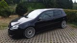 Volkswagen Golf 5 GTI Pirelli - Volkswagen Golf mit Benzin-Antrieb: Pirelli GTI