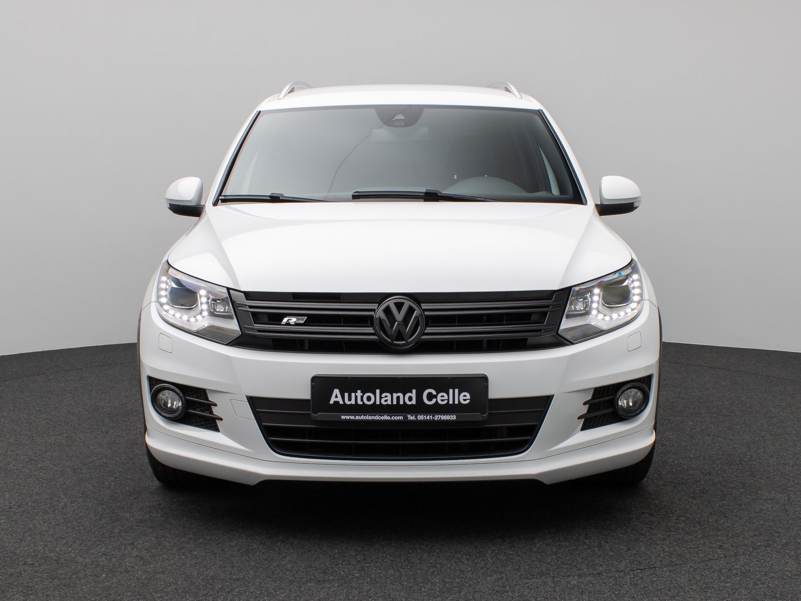 Fahrzeugabbildung Volkswagen Tiguan R-Line Xenon DAB Sitzhzg. AHK 8FACH