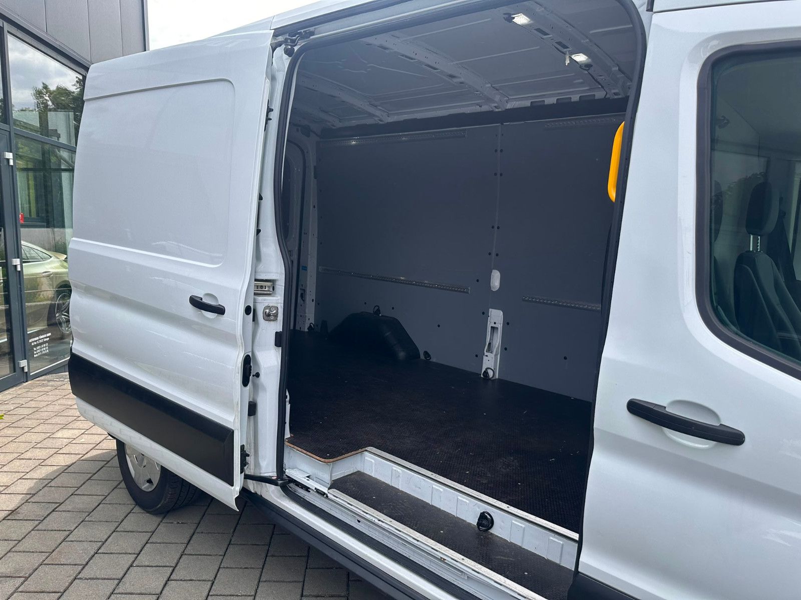 Fahrzeugabbildung Ford Transit 350 L3H2 Trend*ACC*360°*AHK*