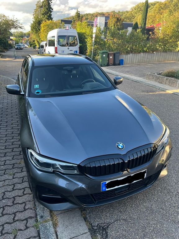 Image of BMW 320