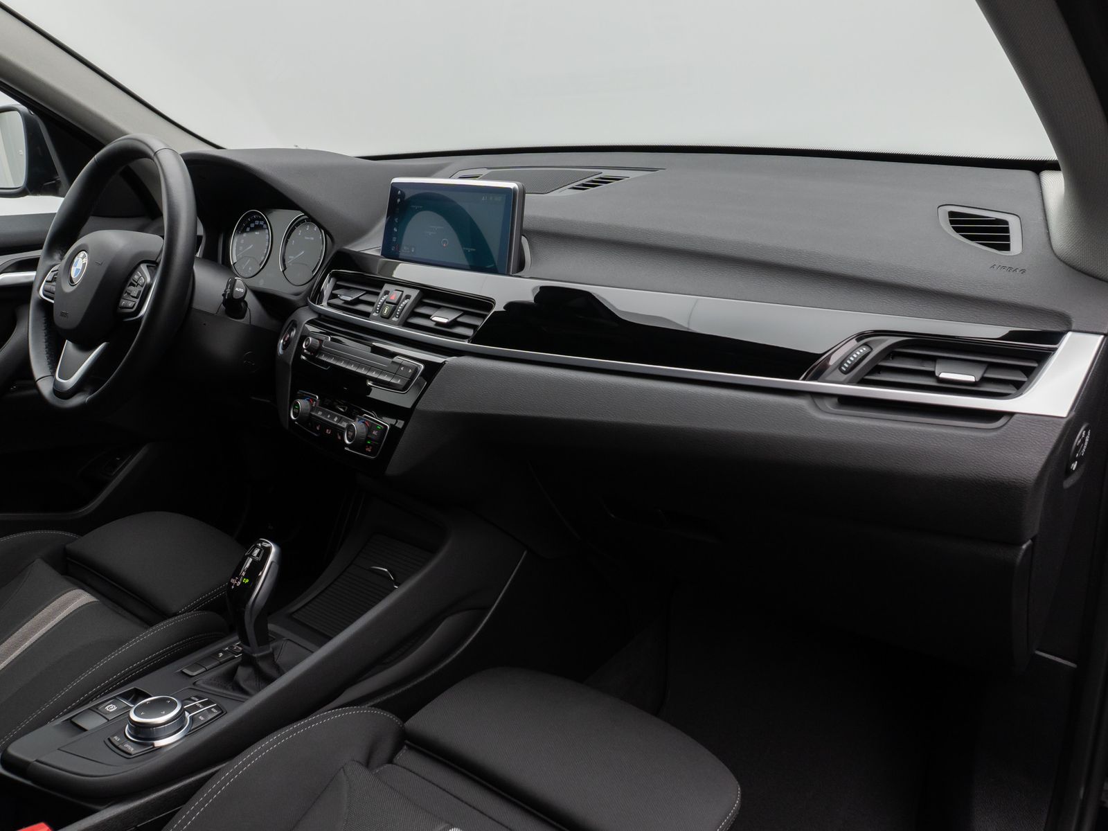 Fahrzeugabbildung BMW X1 sD18i Kamera DAB HiFi Navi Komfort LED Sport