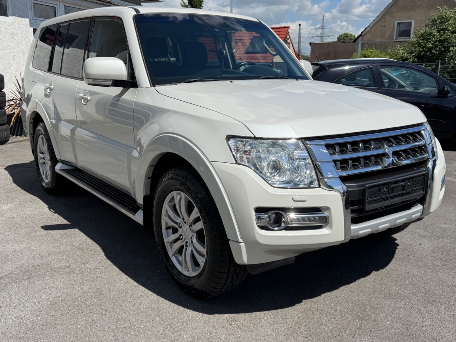 MITSUBISHI Pajero