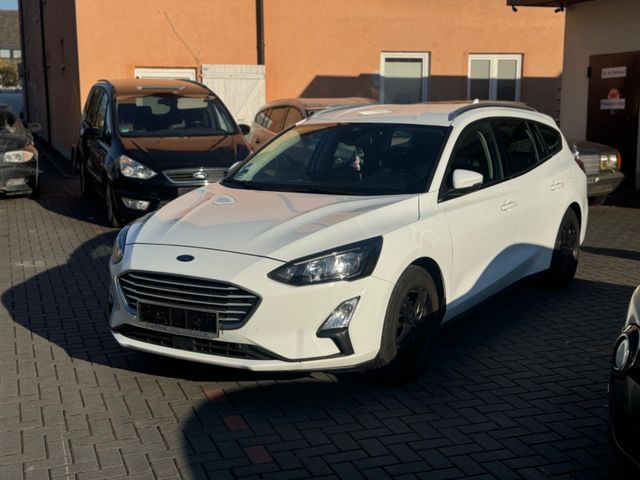 Ford Focus 1.0EcoBoost*WENIG KM*8x bereift*Facelift*