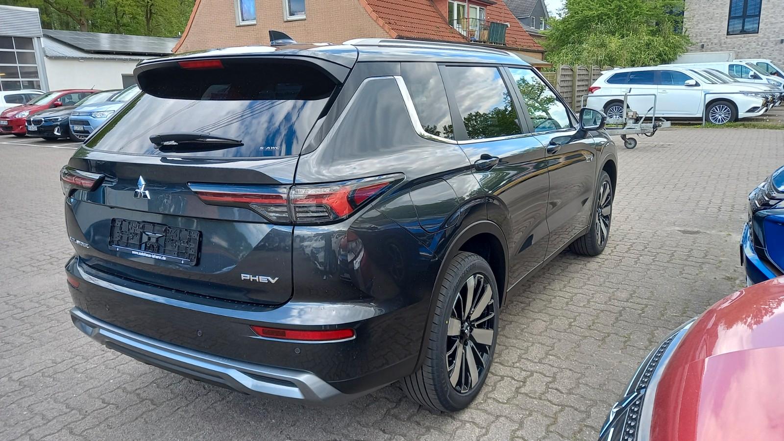 Mitsubishi Plug-in Hybrid Outlander Intro Edition