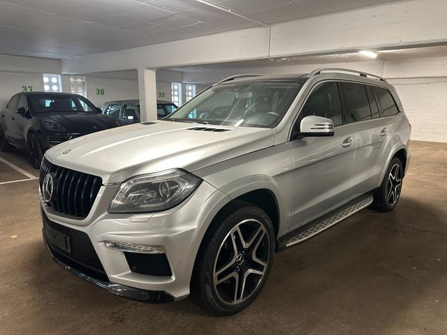 Mercedes-Benz GL 350 BlueTec 4M *AMG-Paket**7-Sitzer**Panorama