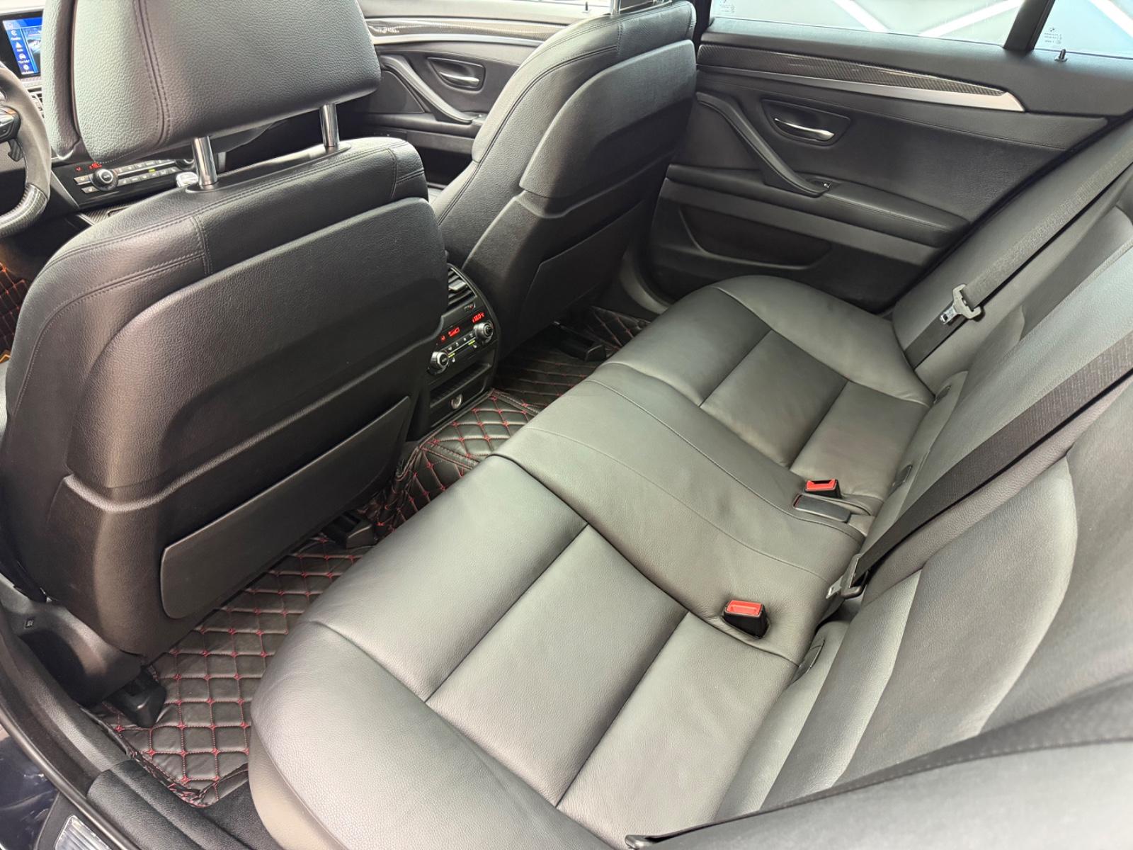 BMW M550 D 3.0 381ch XDRIVE BVA Pack M Toit pano Sièges chauffants cuir Historique présent - 2EME MAIN