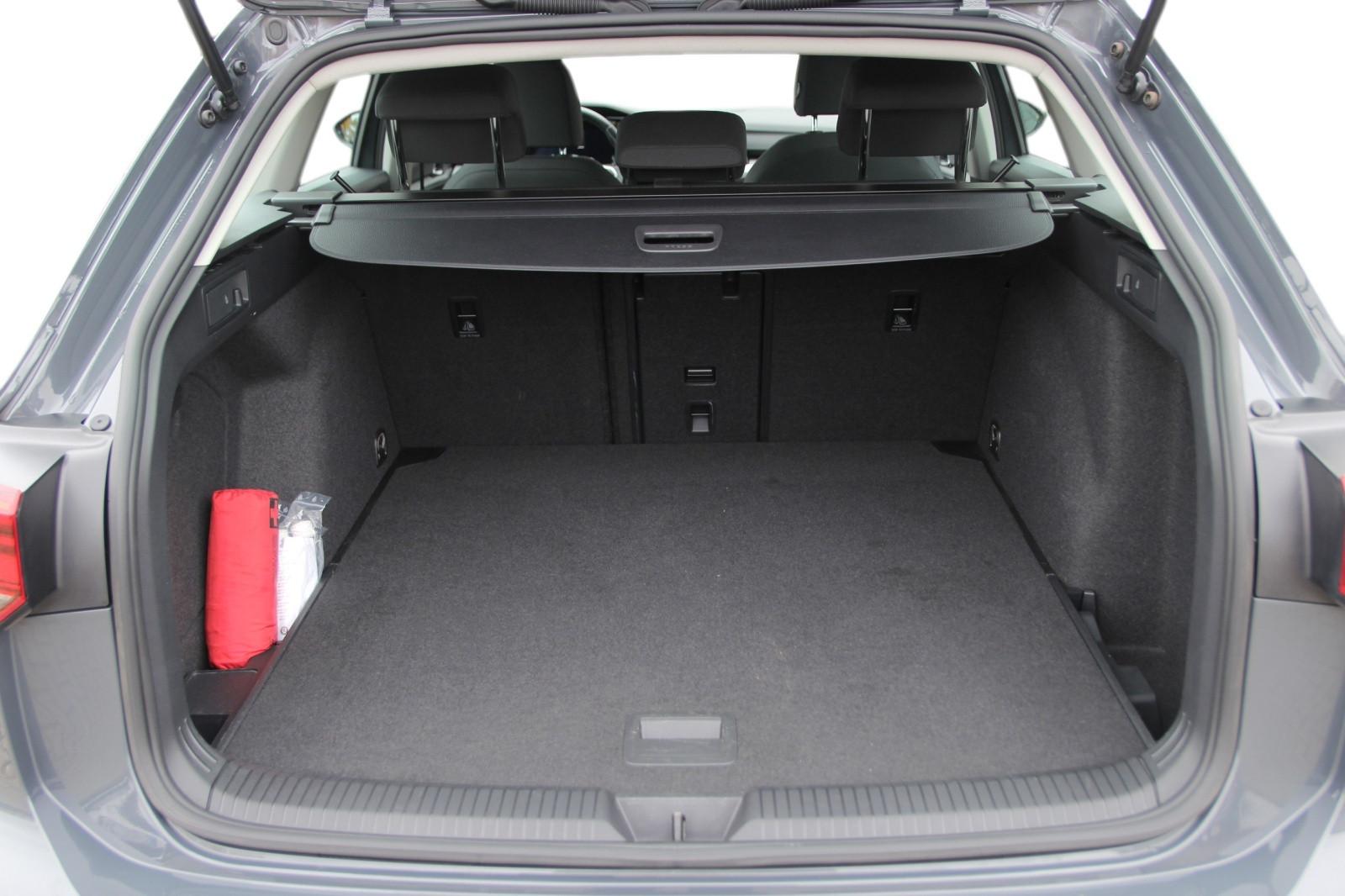 Volkswagen Golf VIII Variant Life DSG 2,0TDi/LED/Alu/1.Hand, миниатюра 20