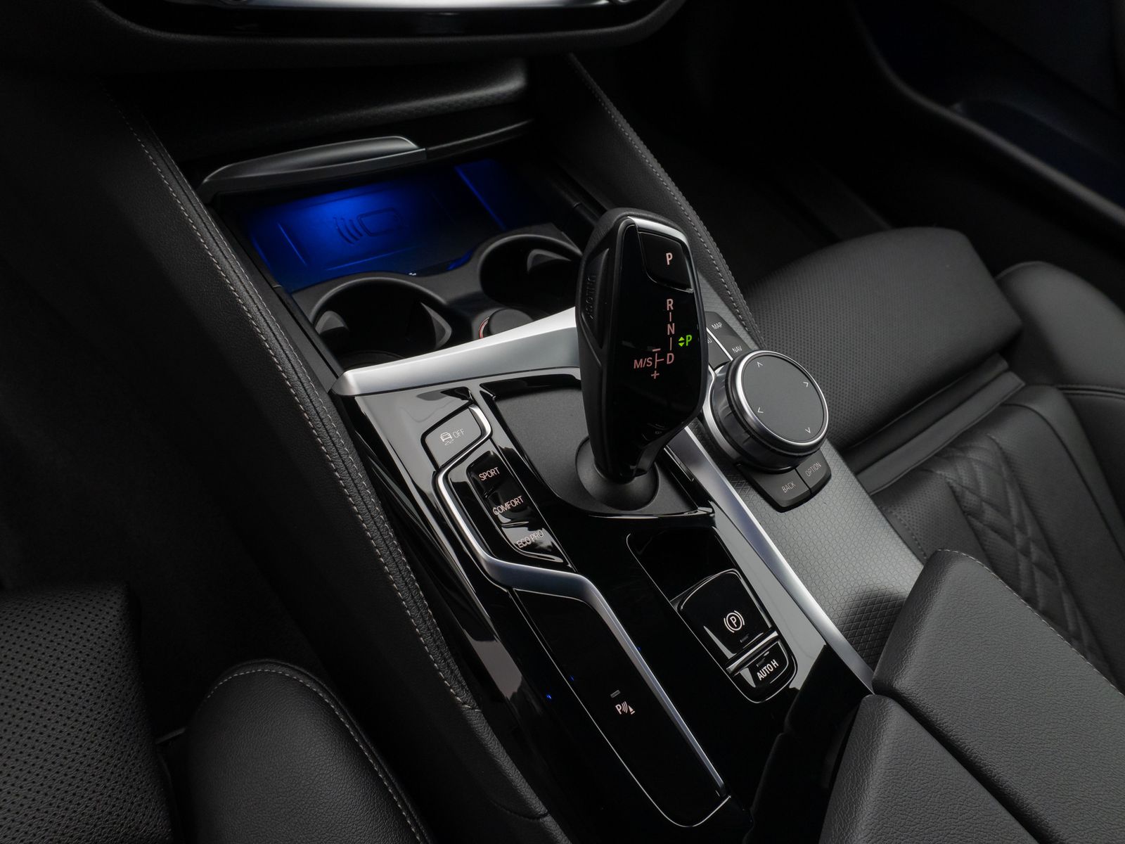 Fahrzeugabbildung BMW 530d xD M Sport Kamera Laser HUD DAB AHK Komfort