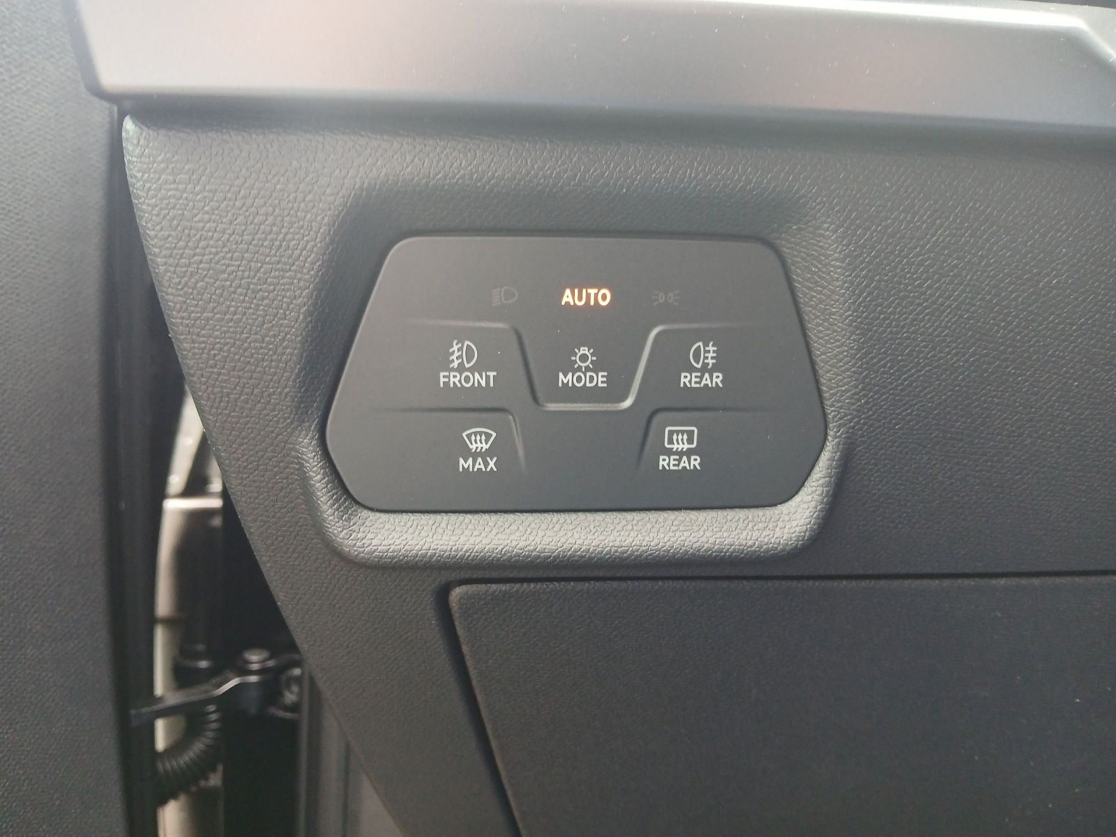 Fahrzeugabbildung CUPRA Leon Sportstourer 1.5 eTSI AHK Matrix