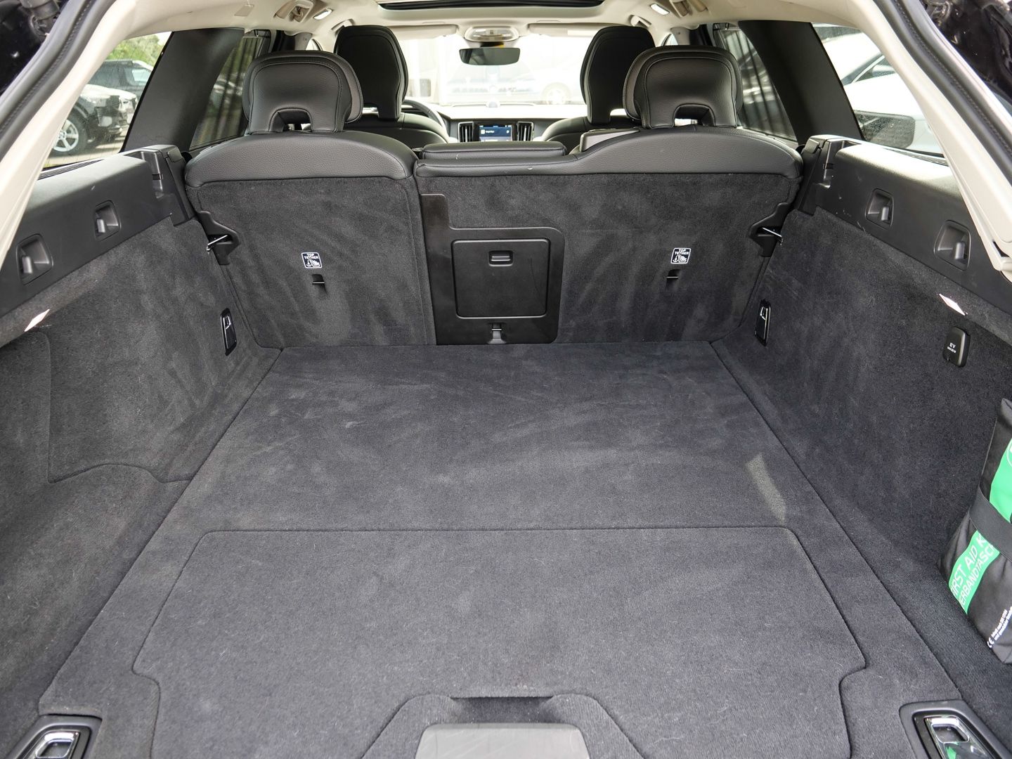 Volvo V90 Kombi Ultra Dark Recharge Plug-In Hybrid AWD foto 11