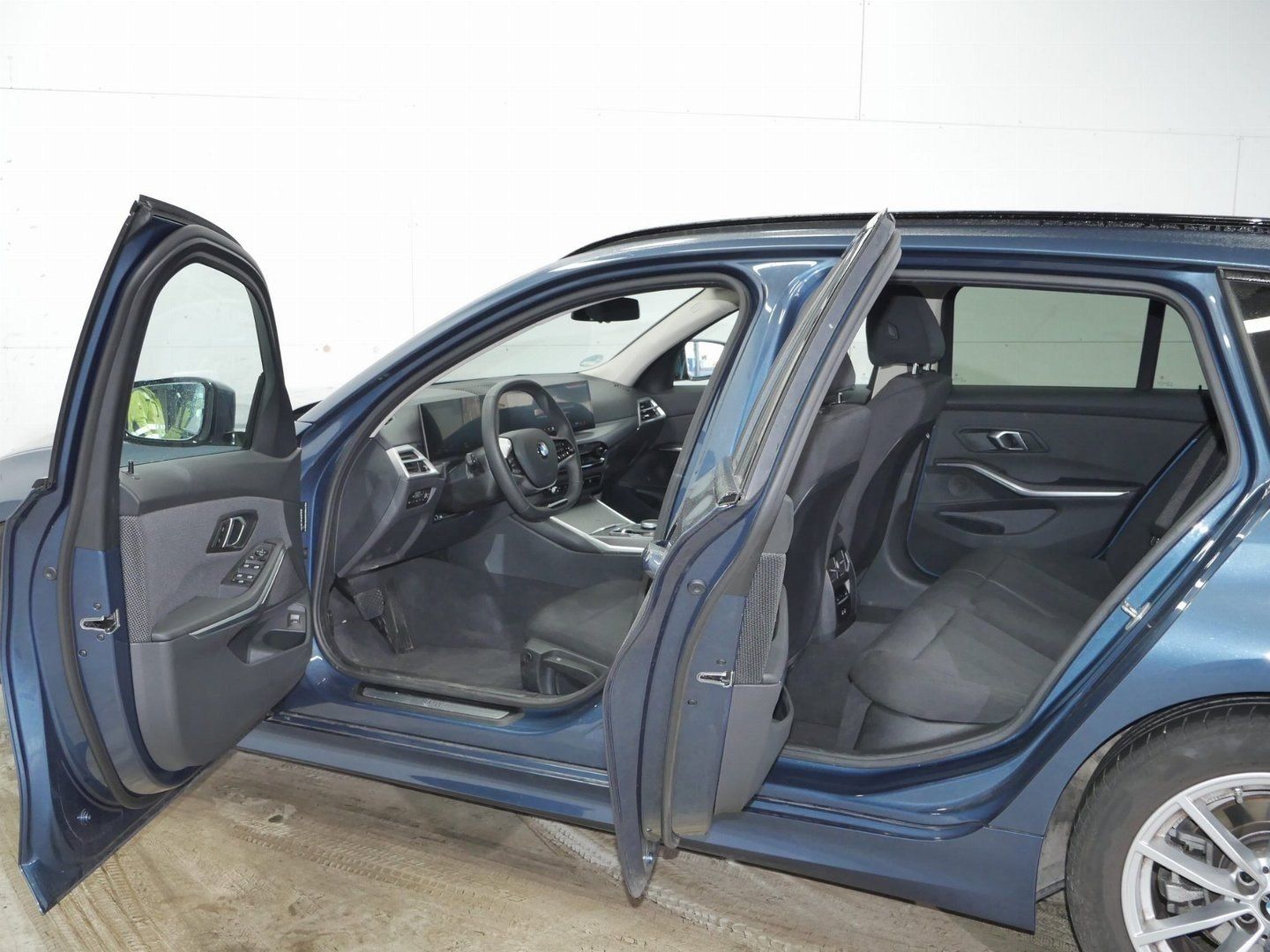 Fahrzeugabbildung BMW 318d |Komfortzugang |Parking Assistant |Sitzheiz