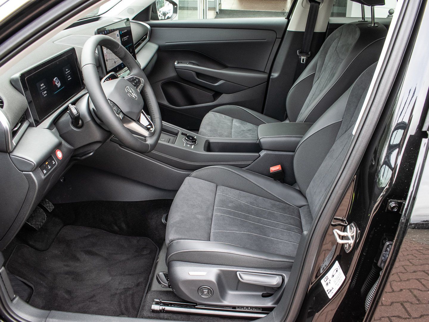 Volkswagen T-Roc - Bild 15