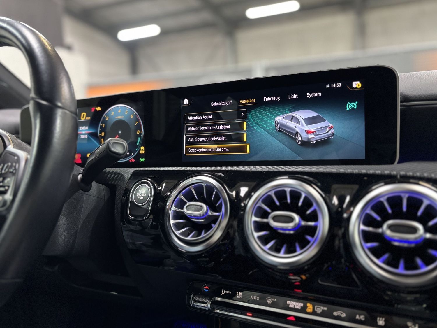 Fahrzeugabbildung Mercedes-Benz A 250 e Style Limousine AMG Felge#LED#Distr#MBUX