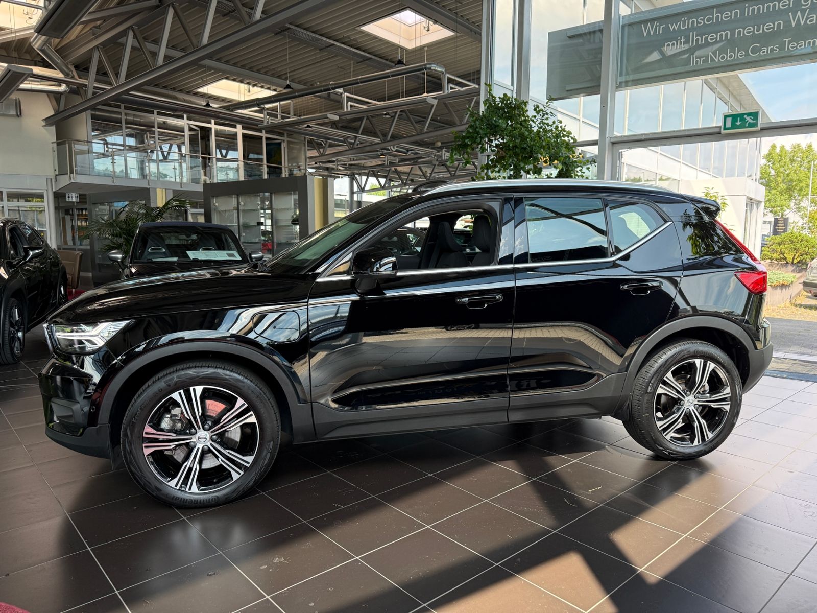 Fahrzeugabbildung Volvo XC40 Inscription Expression PANO H/K 360° BLIS