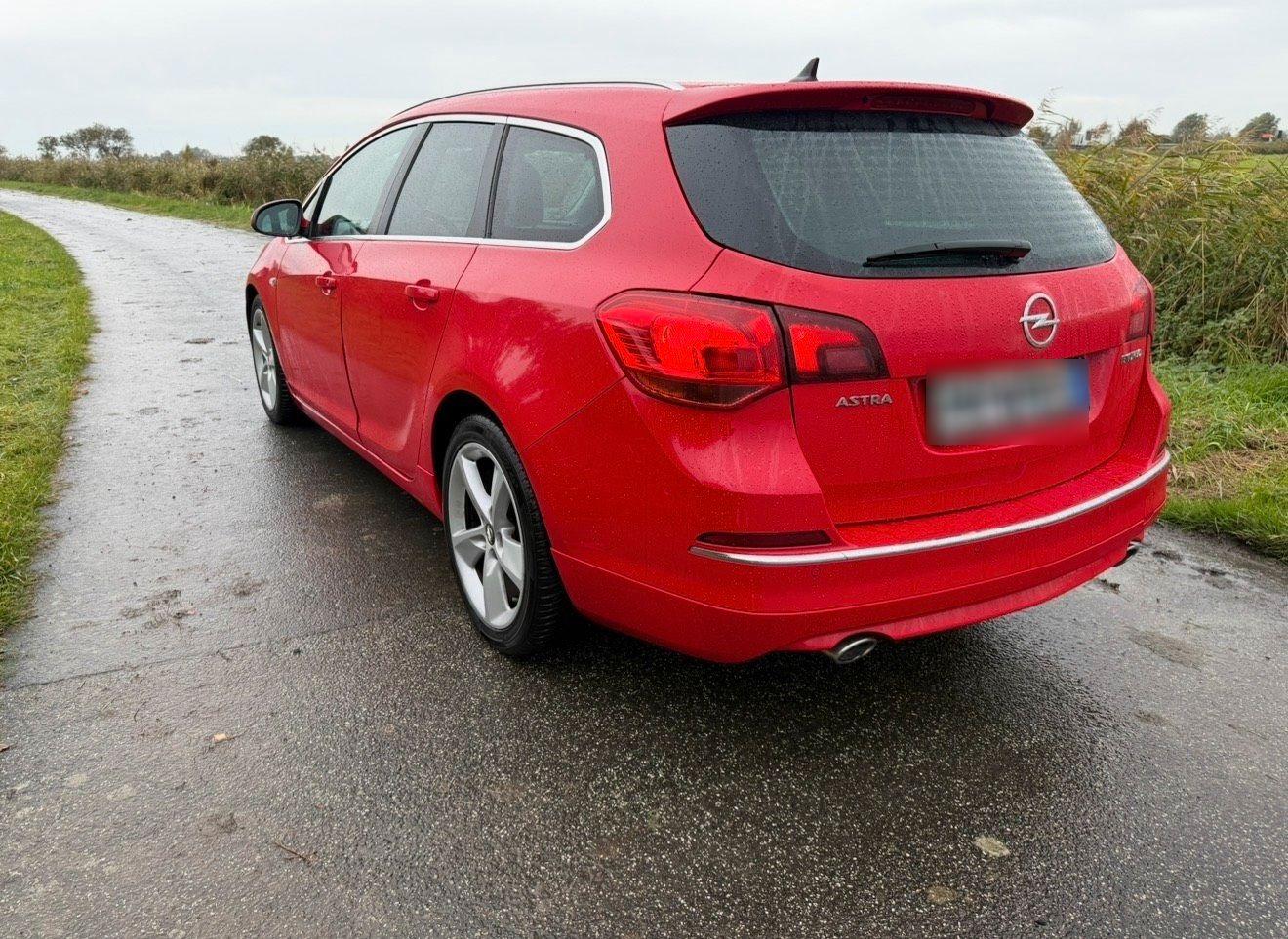 Opel Astra 2013 — photo 6