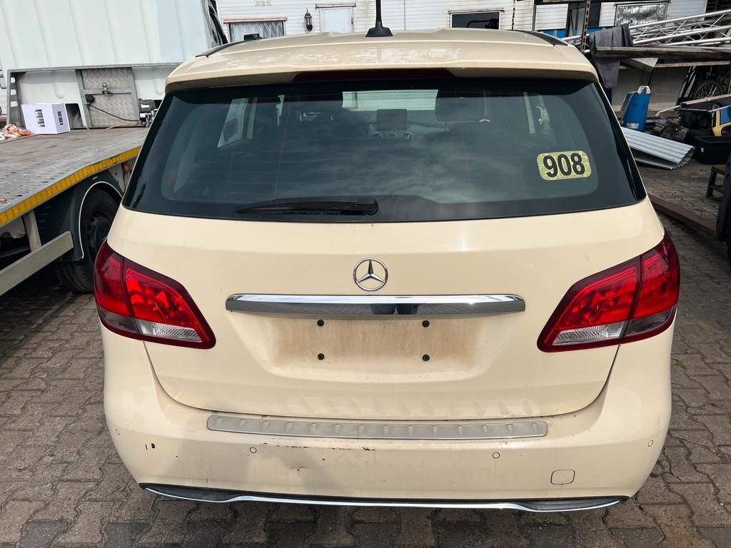 Mercedes-Benz B 200