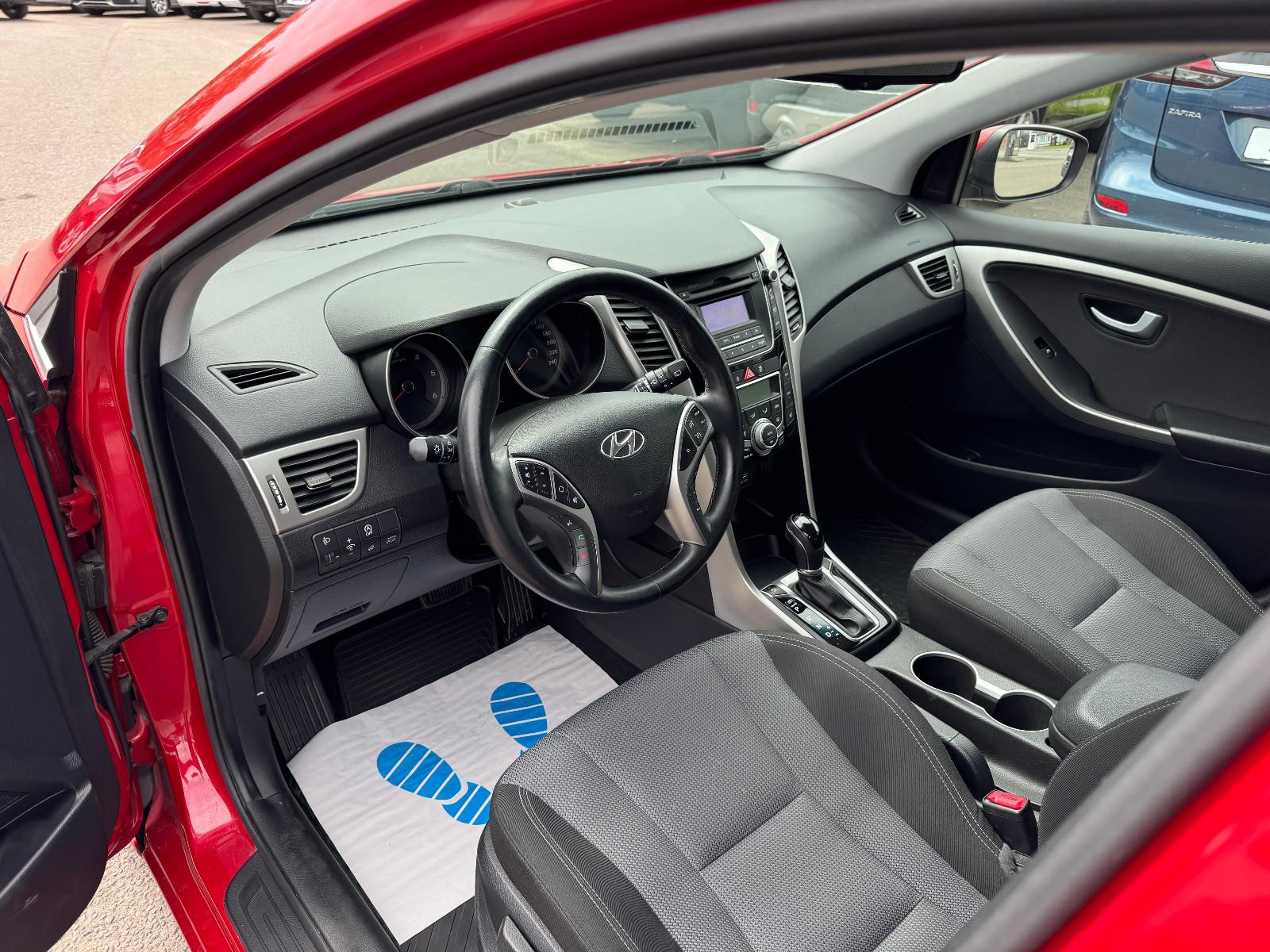 Hyundai i30 1,6L AUTOMATIK/AHK/TÜV/KLIMA/TEMPOMAT/MFL