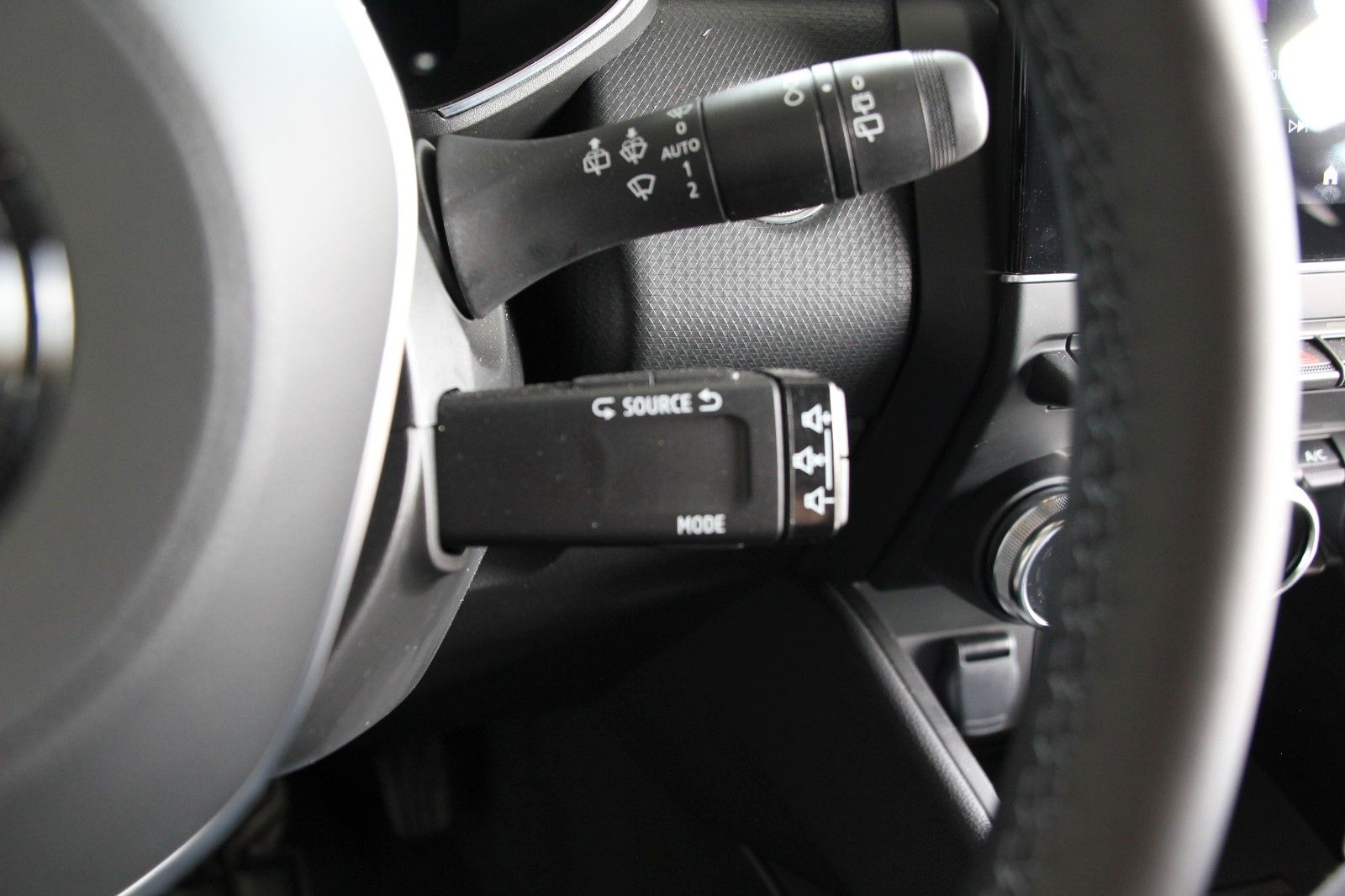 Fahrzeugabbildung Mitsubishi Colt 1.6 HEV Diamond/TOP
