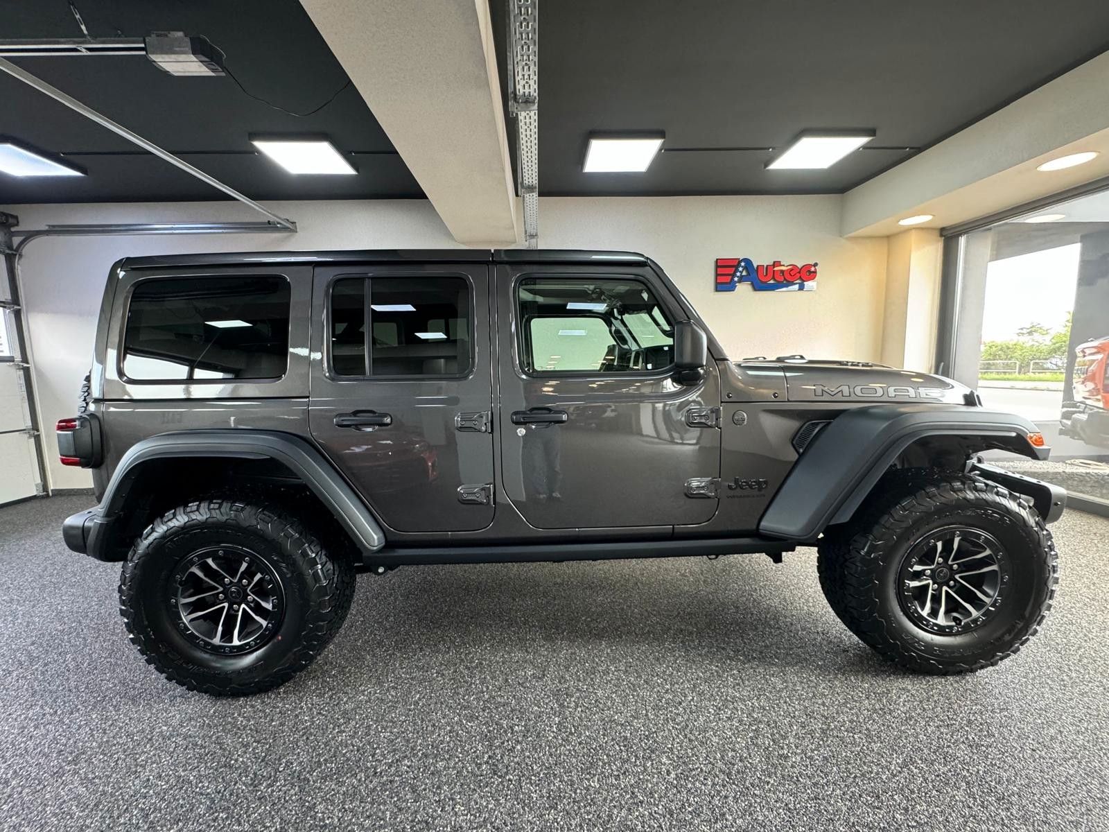 Fahrzeugabbildung Jeep 2026 MOAB 392-6.4L HEMI V8-DUAL TOP