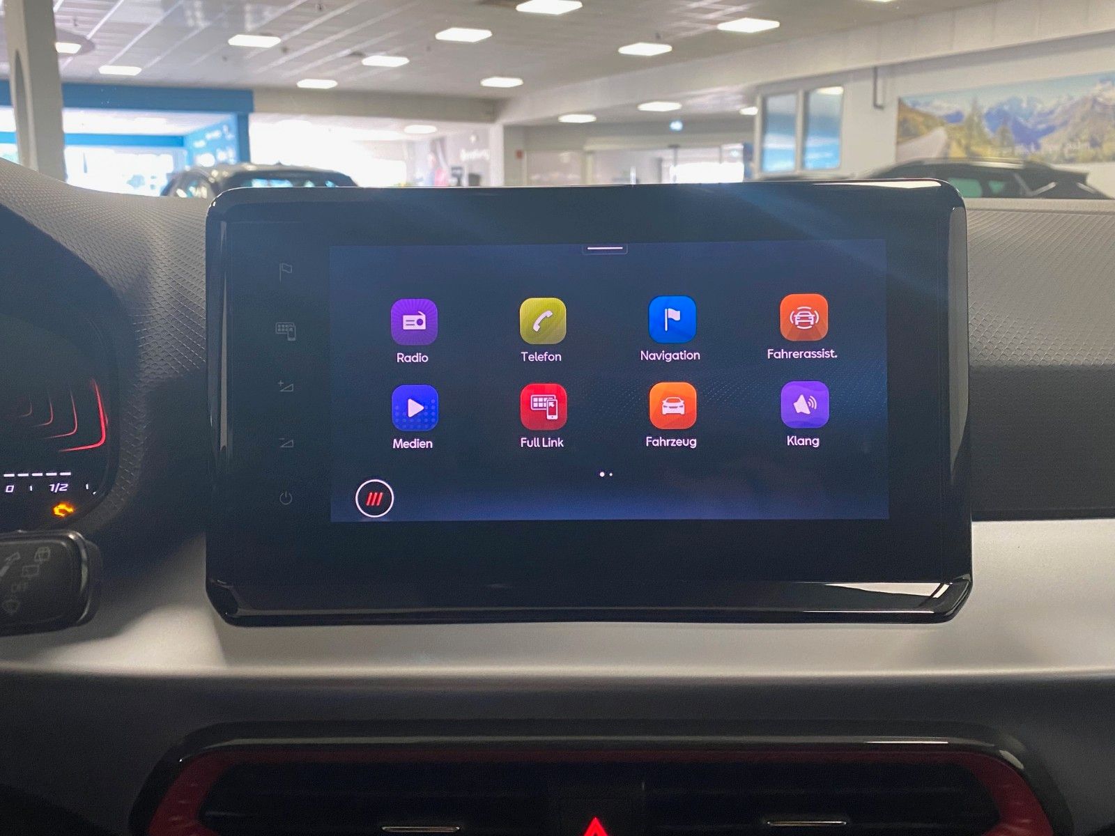 Fahrzeugabbildung SEAT Arona FR 1.0 TSI+NAVIGATION+ALLWETTER+WIRELESS+