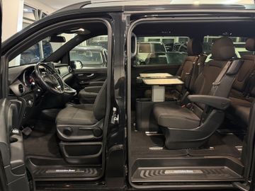 Mercedes V 220 - 6