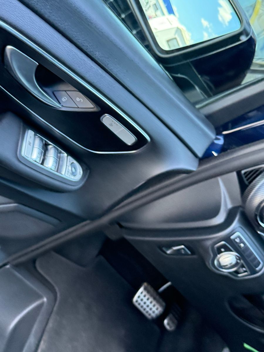 Fahrzeugabbildung Mercedes-Benz V 300d EDITION 4MATIC lang PANO AMG AHK 7-Sitzer