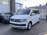 Volkswagen T6 Multivan Highline DSG*Kamera*Leder*ACC - Volkswagen T6 Multivan in Bielefeld