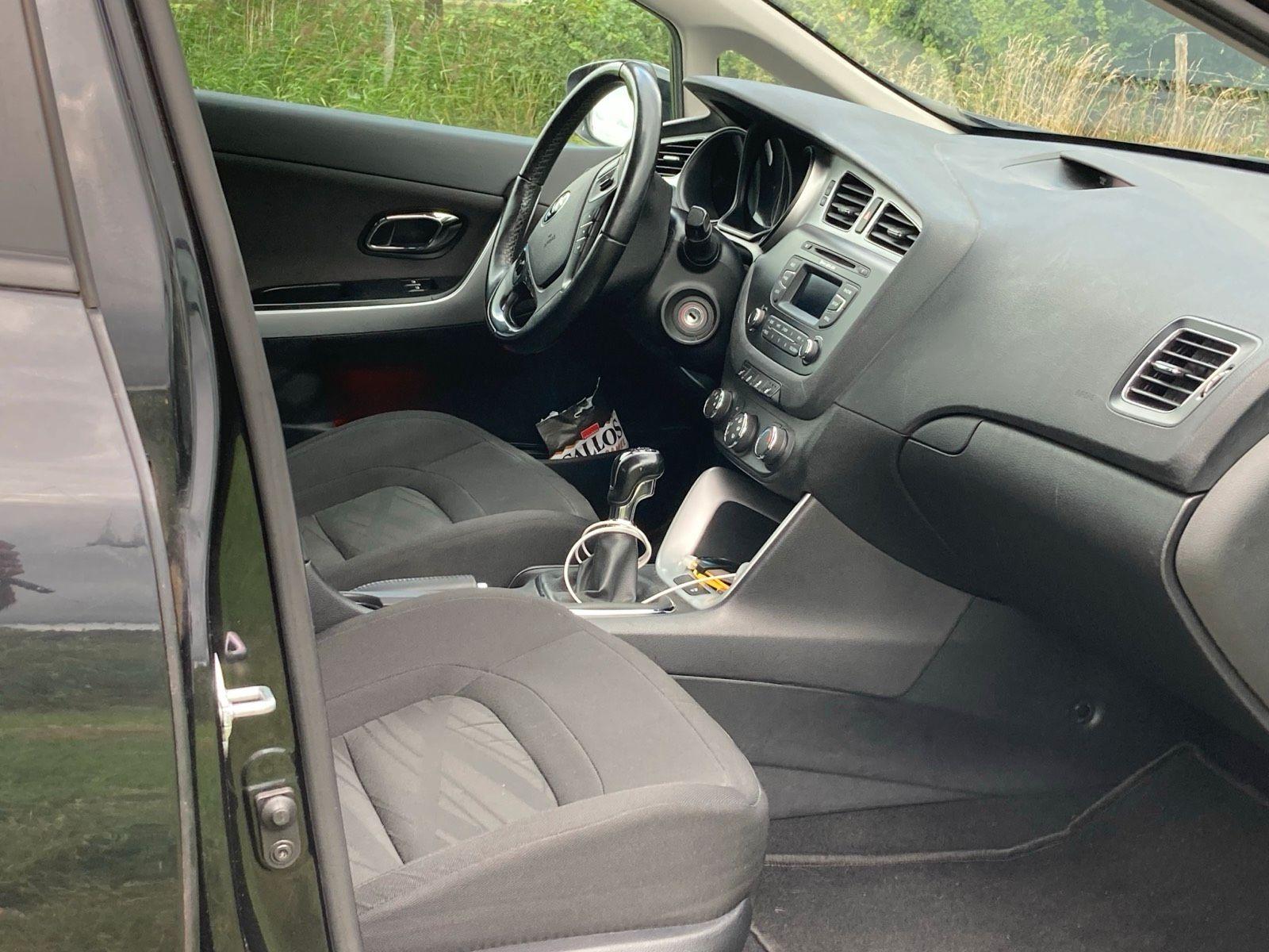 Kia cee'd 2013 — photo 10
