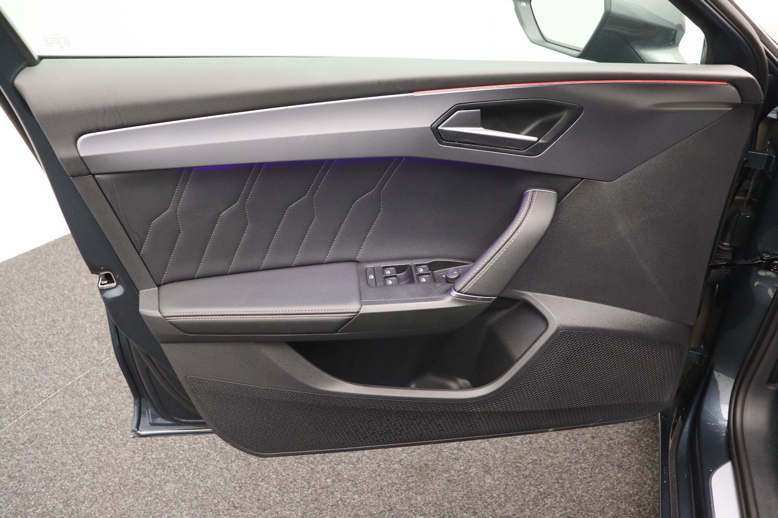 Fahrzeugabbildung CUPRA Leon ST 1.5 eTSI DSG LED Pano Beats