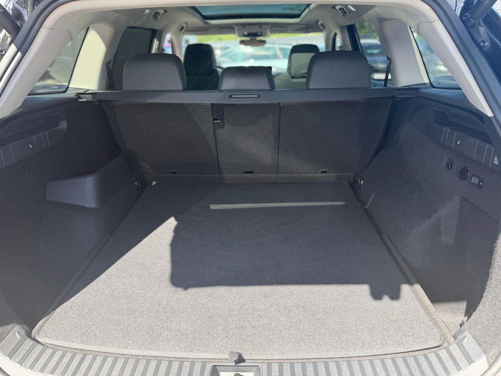 Illustration du véhicule SKODA Kodiaq 2.0 TDI 4x4 Selec PANO*AHK*MATRIX*StandH.