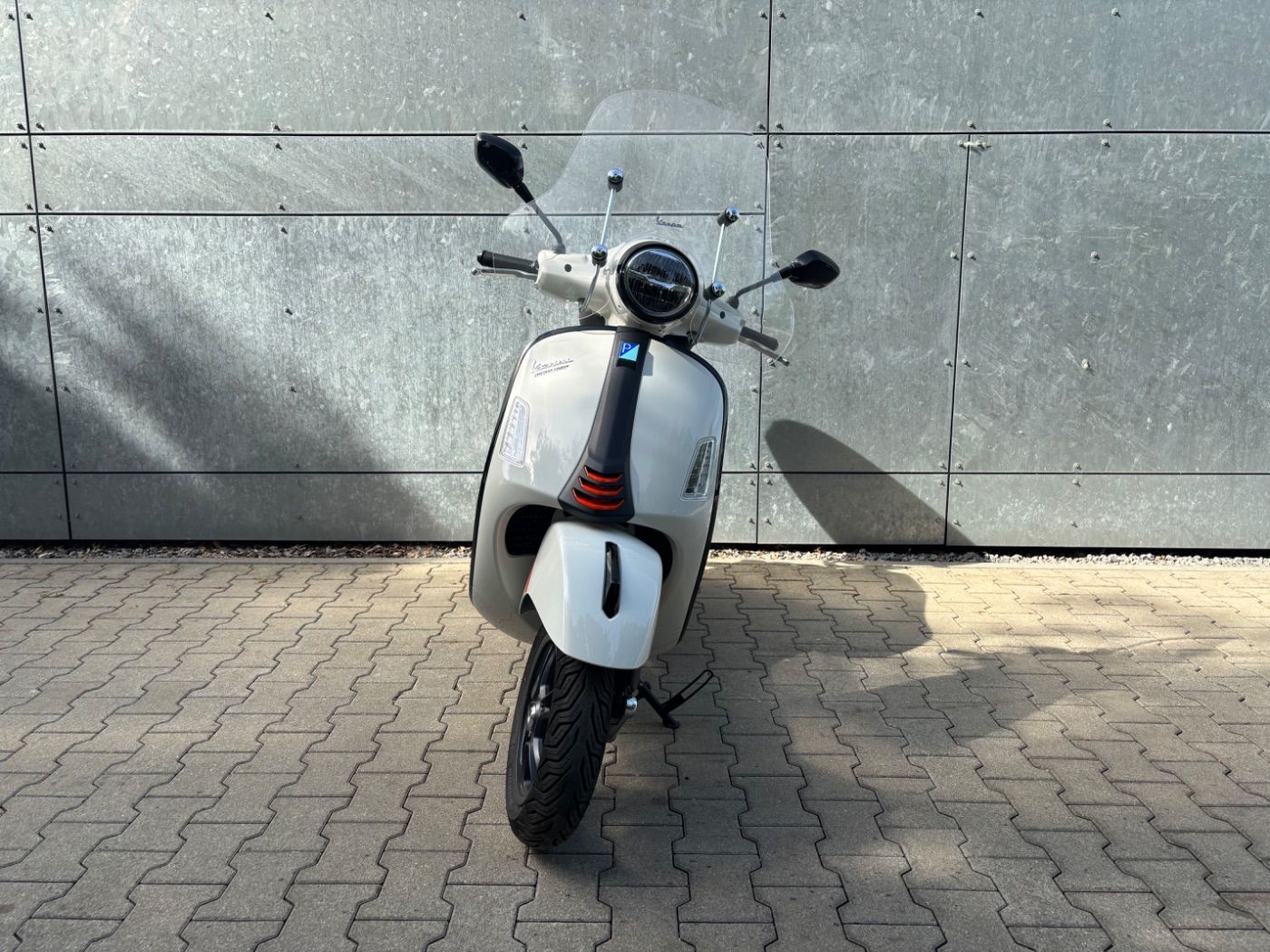 Fahrzeugabbildung Vespa GTS 300 Super Sport Windschild Topcase