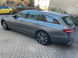 Mercedes-Benz E 300 de 4MATIC T Autom. - - Mercedes-Benz E 300 in Chemnitz