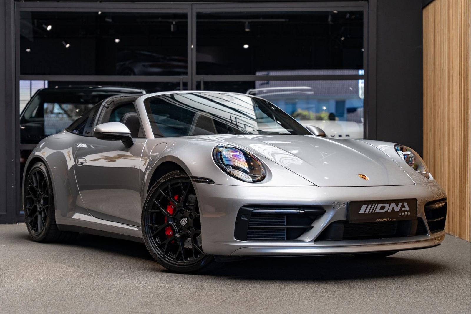 Porsche 992 992 Targa 4S SportDesign Sportuitlaat 3.0 4