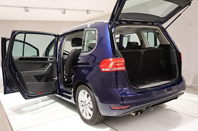 Touran 1.8TSI Highline179PS NAVI TEMPOMAT 7Sitze