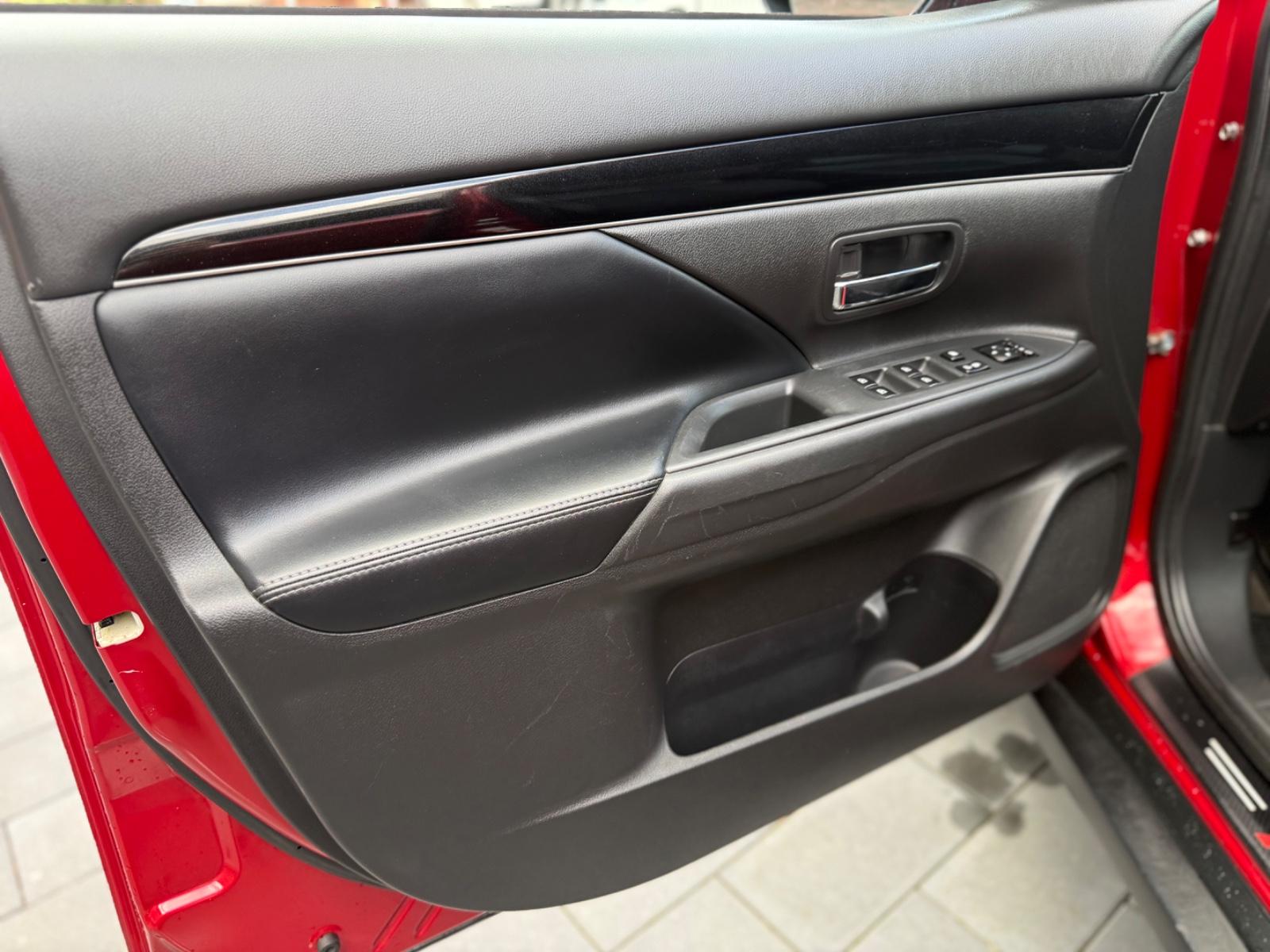 Mitsubishi Outlander 2.0CVT Active+ I LED I KAM I AHK