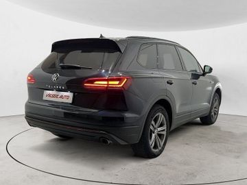 Volkswagen Touareg - 4