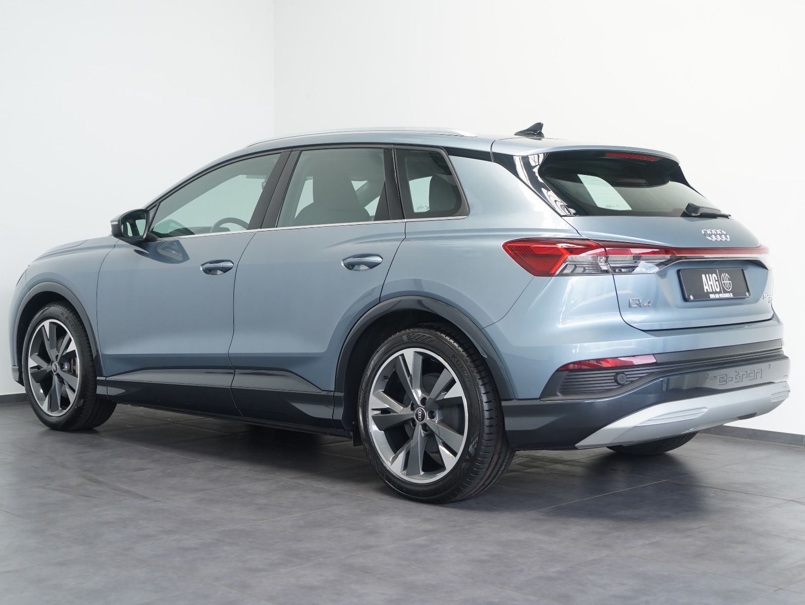 Fahrzeugabbildung Audi Q4 e-tron 50 quattro NAVI/MATRIX/LM20"
