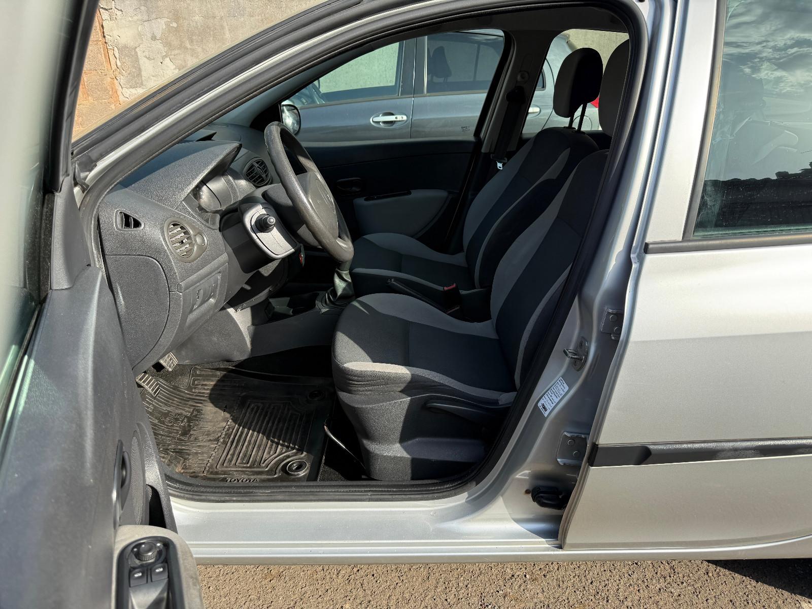 Renault Clio 2010 — photo 18