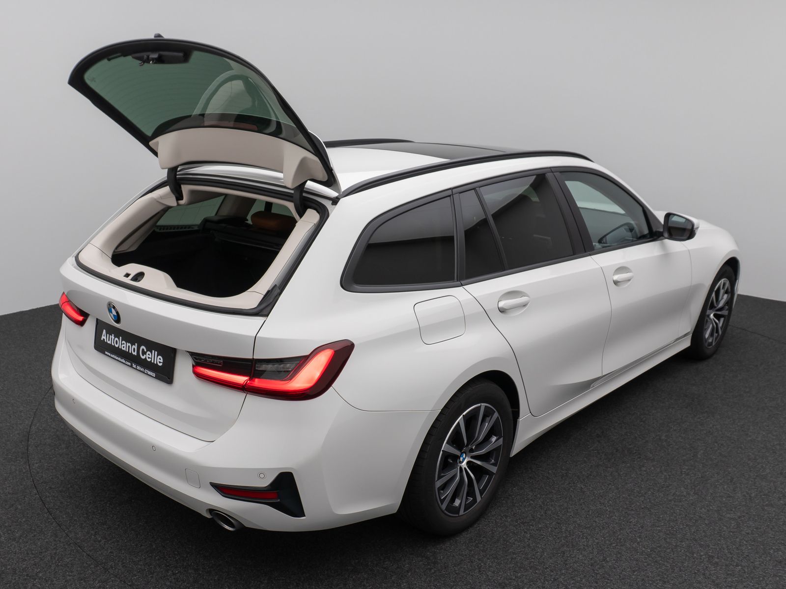 Fahrzeugabbildung BMW 320d xD Alarm DAB Standhzng Panorama Sportsitz