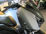 Yamaha X-MAX 300 - YAMAHA SCHWARZ ROLLER