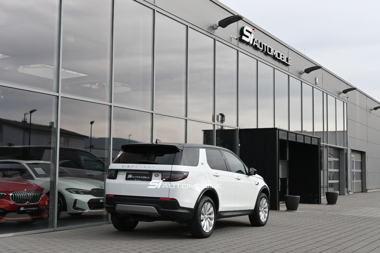 Fahrzeugabbildung Land Rover Discovery Sport D240 AWD Aut. SE °ACC°AHK°STHZ°