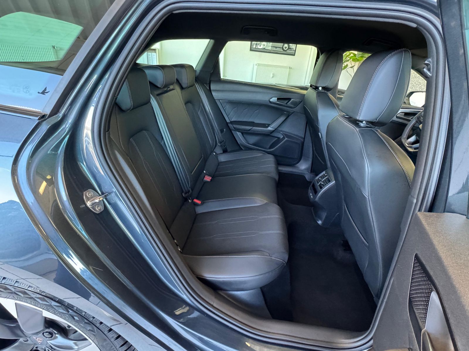 Fahrzeugabbildung CUPRA Leon 1.5eTSI DSG Matrix Cam Vision+ el. Heck AHK