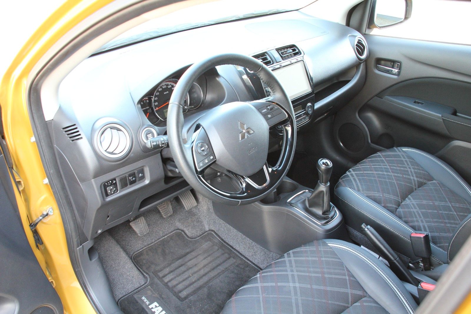 Fahrzeugabbildung Mitsubishi Space Star 1.2 MIVEC AS&G Top