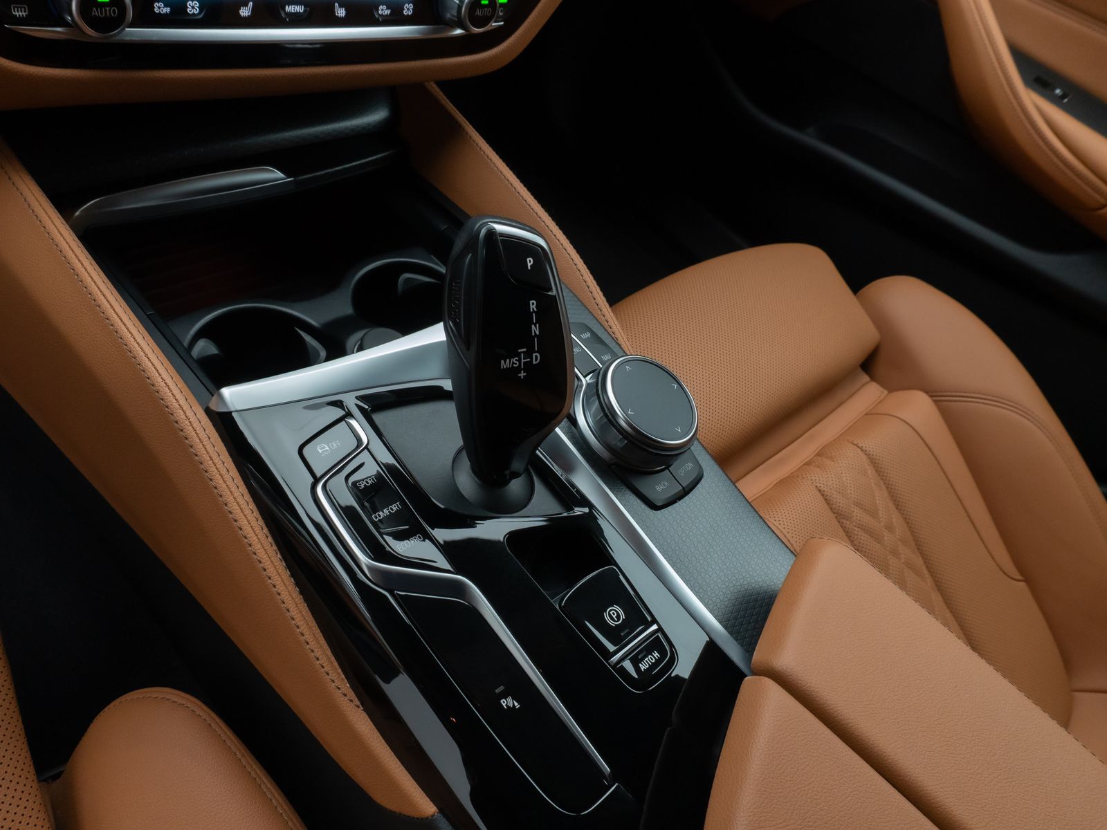 Fahrzeugabbildung BMW 520d xD M Sport Kamera HUD DAB Stop&Go Alarm AHK