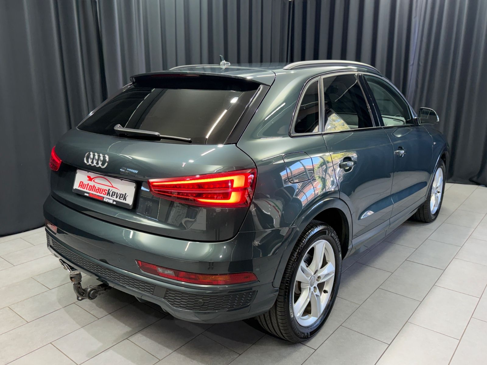 Fahrzeugabbildung Audi Q3 sport|S-Line|S-Tronic|AHK|NAVI|AUTOMATIK