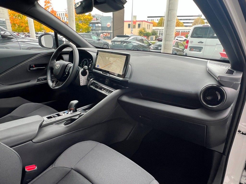 Fahrzeugabbildung Toyota C-HR 1.8 Hybrid FWD Teamplayer Technikpaket