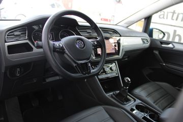 Volkswagen Touran - 6