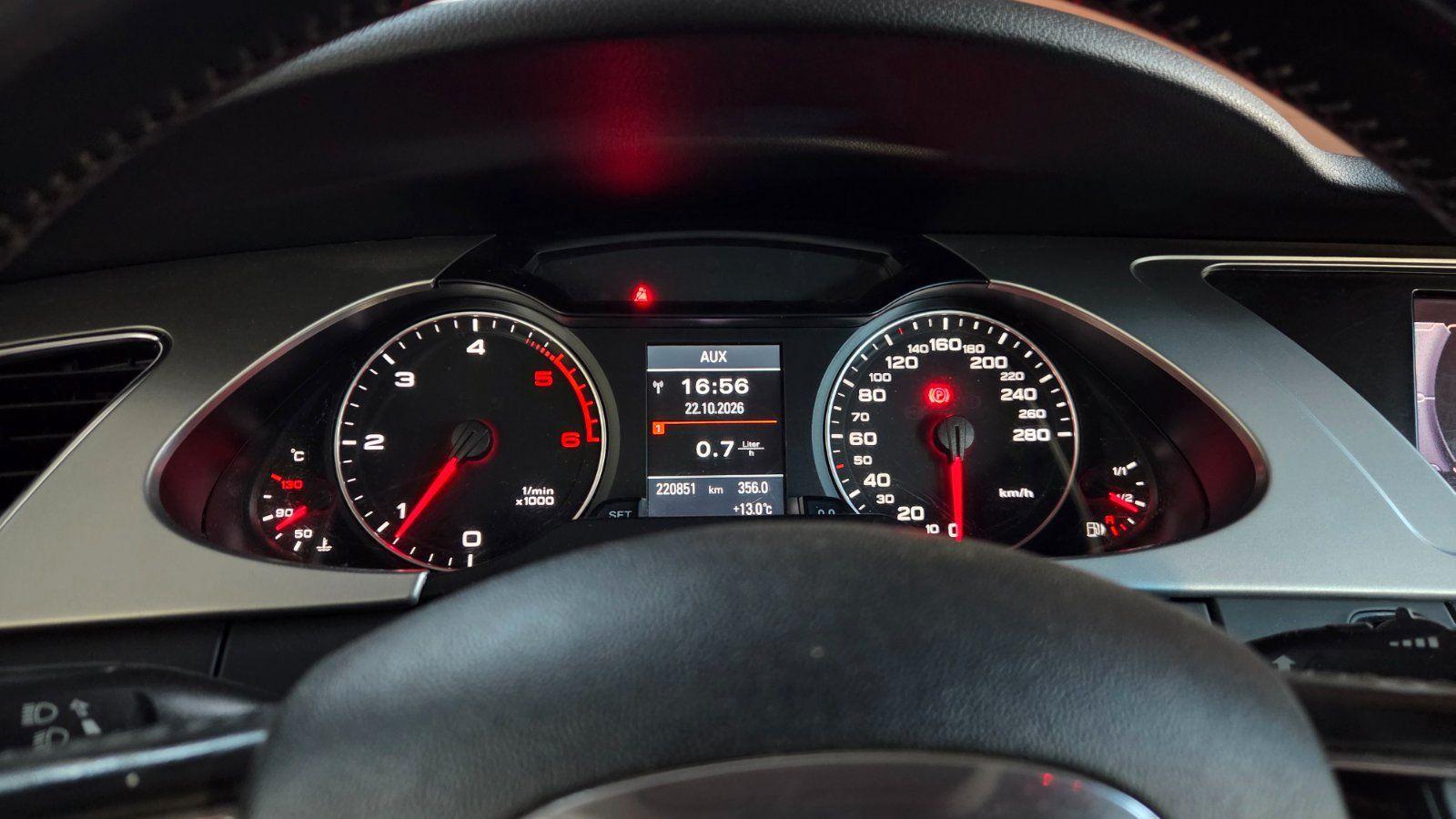 Audi A4 2011 — photo 9